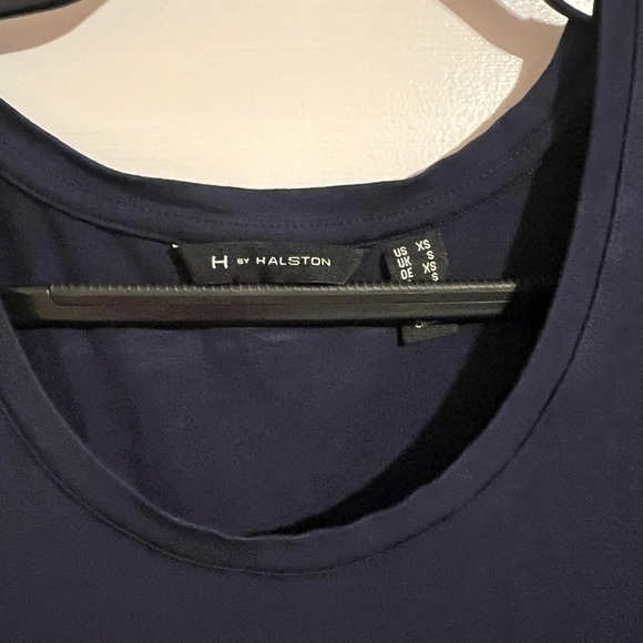 #40 H BY HALSTON • NAVY TOP • SHEER FLOWY SLEEVES - Picture 3 of 6